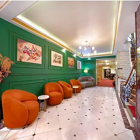 Elan Pera Hotel