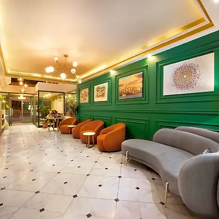 Hotel Elan Pera 3*