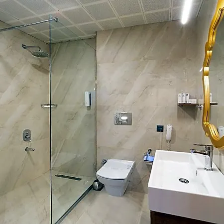 Hotel Elan Pera 3*