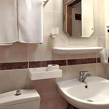 Hotel Elan Pera 3*