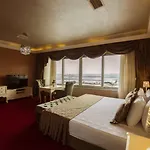 Elan Pera Hotel