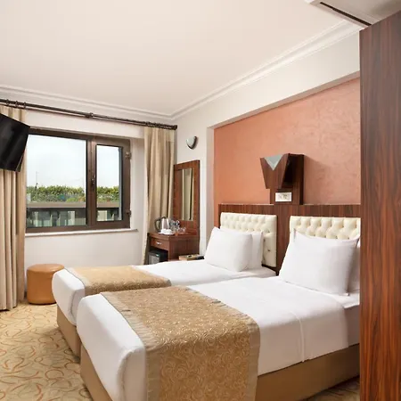 Elan Pera Hotel