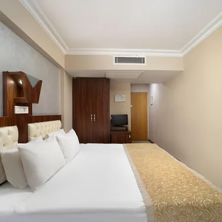 Otel Elan Pera
