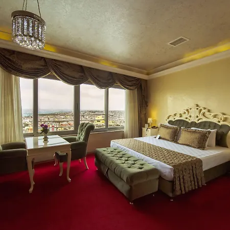Otel Elan Pera 3*