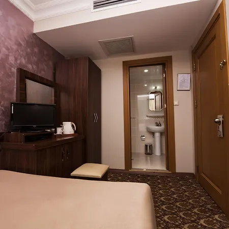 Elan Pera 3*