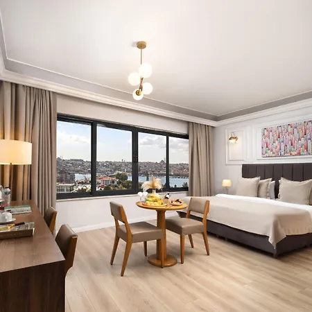 Otel Elan Pera 3*