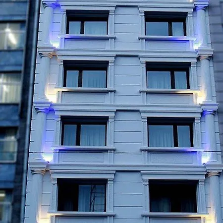 Otel Elan Pera 3*
