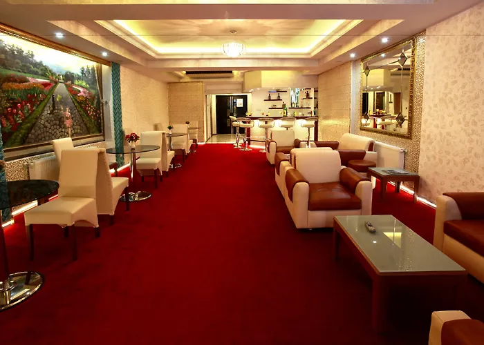 Elan Pera فندق 3*